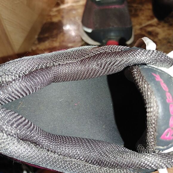 Reebok women's simply tone toning walking shoes size 9.5. 254 - Picture 9 of 10